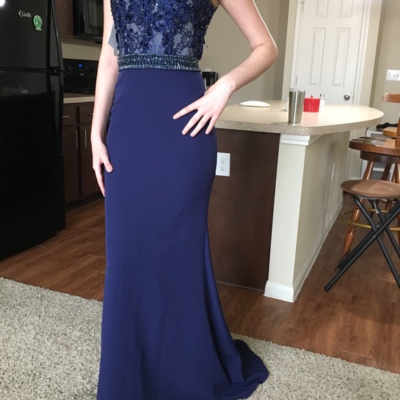 Evening dress - Picture 6 of 8